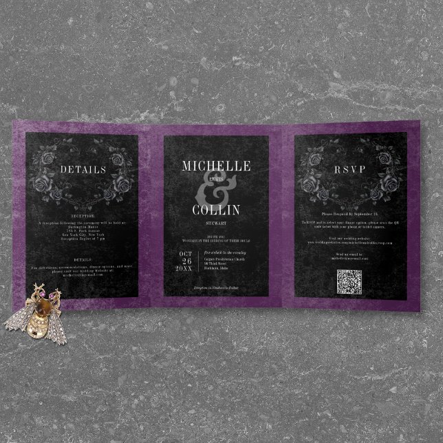 Invitación Tríptica Raven negro gótico y Boda morado Rosas negros (Gothic Black Raven & Black Roses Purple Wedding Tri-Fold Invitation)
