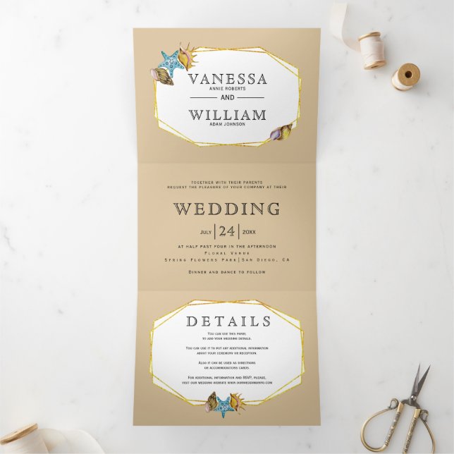 Invitación Tríptica Relieve metalizado dorado polígono conchas y boda  (Interior)