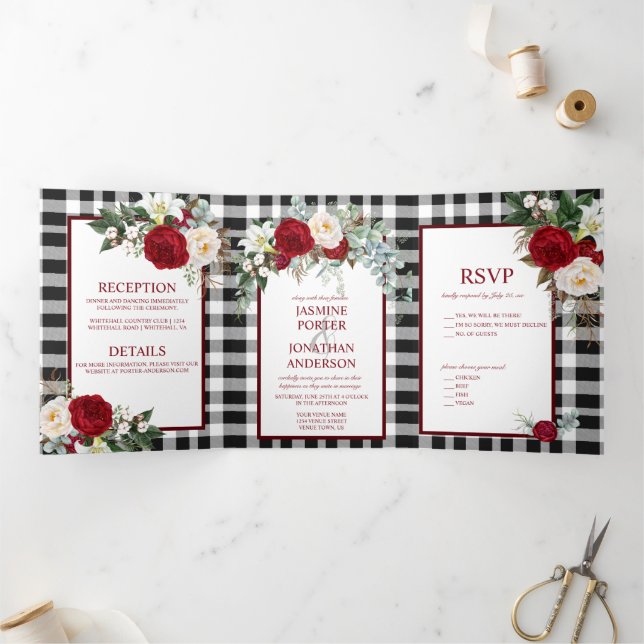 Invitación Tríptica Rosas borgoñas y blancas, Boda con manchas de búfa (Interior)