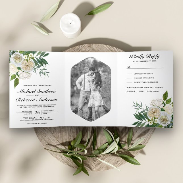 Invitación Tríptica Rosas de marfil Foto Botánica Boda Floral Blanca (Subido por el creador)
