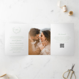 Invitación Tríptica Sage Green Wreath Monograma QR Código matrimonio e