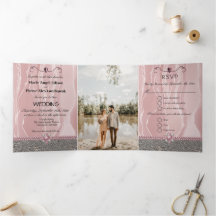 Seda Rosa y Relieve metalizado plateado y Perlas, 