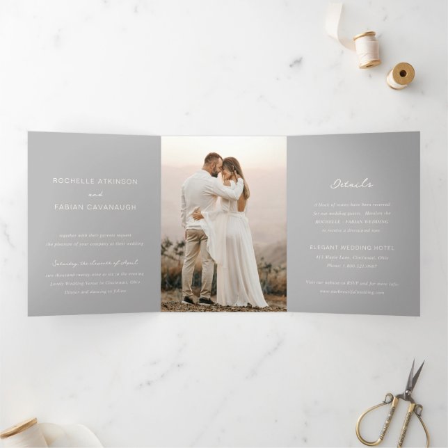 Invitación Tríptica Sencilla foto gris elegante matrimonio (Interior)
