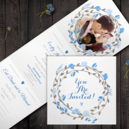 Invitación Tríptica Todos en un Boda floral gris azul francés
