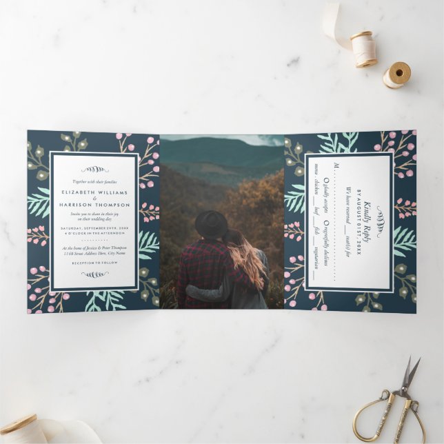 Invitación Tríptica Whimsical Botanical Berry Boda Suite (Interior)