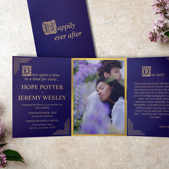 Invitación Tríptica Whimsical Tale Book Oro Velvet Purple (Happily ever after - purple gold Fairy tale wedding invitation)