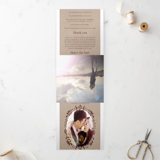 Invitación Tríptica Winery Burgundy Wreath Boda Foto Itinerary (Exterior)