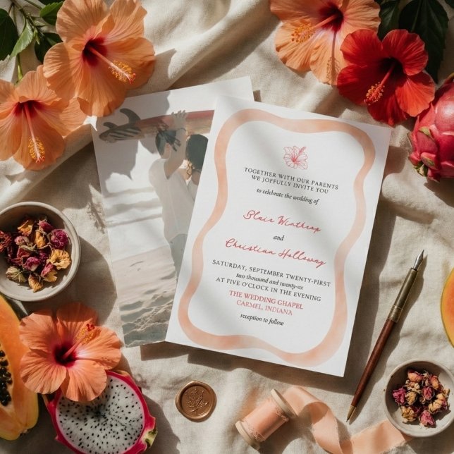 Invitación Tropical Hibiscus Wavy Border Vibrant Wedding (Invite guests to your destination wedding day with this Tropical Hibiscus Wavy Border Invite!)