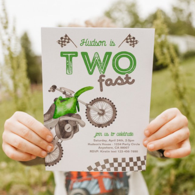 Invitación Two Fast Green Dirt Bike Invitation (Subido por el creador)