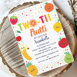 Invitación Twotti Frutti Fruit Kids Segundo Cumpleaños<br><div class="desc">Celebra el día especial de tu cariño con este diseño de cumpleaños de la sección de niños de frutas de Twotti. Esta invitación presenta un diseño de fruta linda con caras felices alrededor de la frontera. Lo contrario es un patrón de alegres frutas lindas y puntos coloridos.</div>