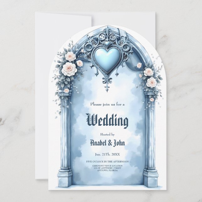 Invitación Un arco azul claro ornamentado con acentos florale (Anverso)