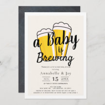 Un bebé está preparando Baby Shower de cerveza