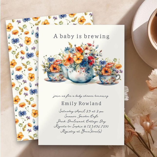 Invitación Un bebé está preparando Baby Shower de Enseñanzas  (Baby is Brewing Handwritten Baby Shower Invitation with Teapot, Teacups and Country Flowers)