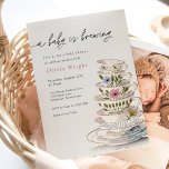 Invitación Un bebé está preparando Baby Shower Fiesta de té<br><div class="desc">Invitación a Baby Shower con una pila de teacups perfectas para un Fiesta de té bebé. Personalizar con tu información para que la madre lo sea. Haga clic en "hacer clic para ver más personalizar" para cambiar el estilo,  tamaño o color de la fuente.</div>