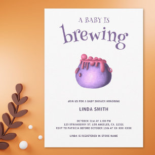 Invitación Un bebé está preparando Baby Shower morado de Hall