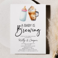 Un bebé está preparando café de botella rosa Baby 