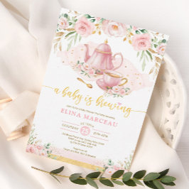Invitación Un bebé está preparando té de Baby Shower con flor