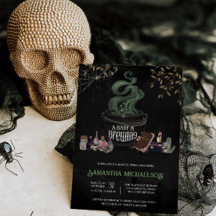 Invitación Un bebé prepara Baby Shower de Halloween