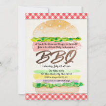 Un bollo en el horno y hamburguesas en la barbacoa