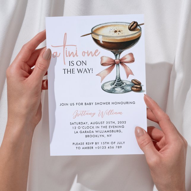 Invitación Un Chica Tini Martini Rosa Bow Baby Shower (Subido por el creador)