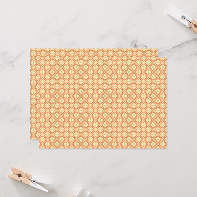 Invitación un fondo blanco y naranja con un patrón (Anverso/Reverso In Situ)