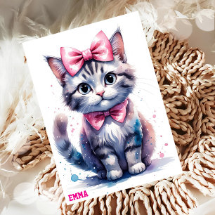 Invitación Un gato lindo con un cumpleaños feliz de arco