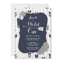 UN gris azul tribal salvaje de la fiesta de