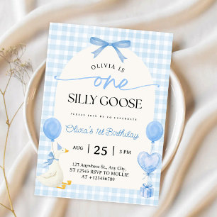 Invitación Un lazo azul de gingham de un ganso tonto para el 