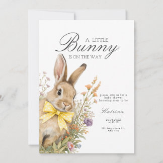 Invitación Un lindo conejito floral Baby Shower con lazo amar