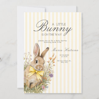 Invitación Un lindo conejito floral Baby Shower con lazo amar