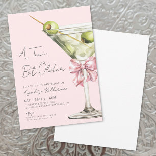 Invitación Un Martini de Cumpleaños con Lazo Rosa Un Poco Más