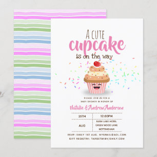 Invitación Un Pastel De Tapón Está En Camino De Rociar Chicas