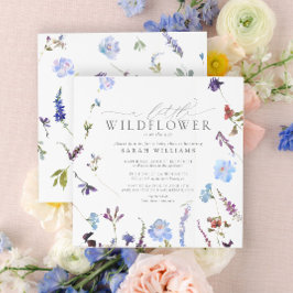 Invitación Un pequeño Baby Shower de verano con flores azules