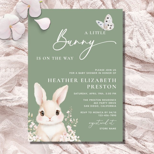 Invitación Un pequeño Bunny Sage Green Baby Shower (Subido por el creador)