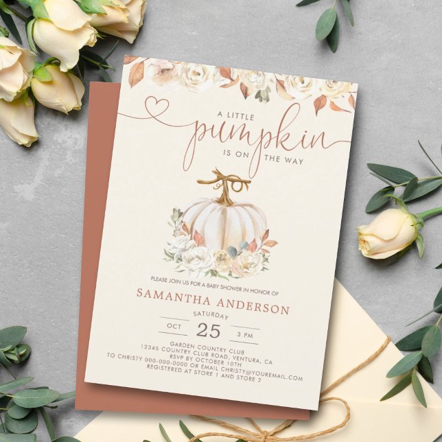 Invitación Un pequeño calabaza en el otoño de la floral Baby  (Welcome a new life with this fall-themed invitation featuring a little pumpkin on the way! )
