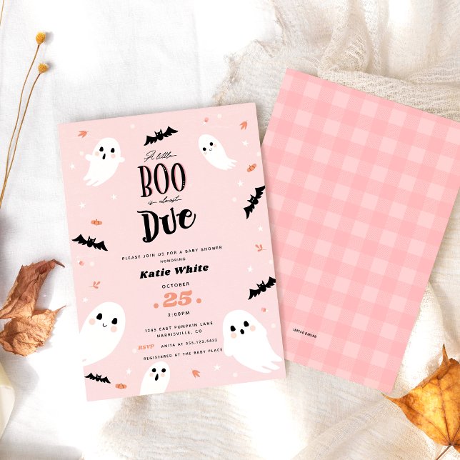 Invitación Un pequeño chicle casi se espera en Baby Shower de (Little boo Halloween girls first birthday invitation with plaid back pattern shown on white tabletop)