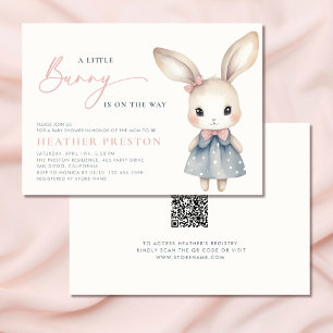 Invitación Un pequeño conejito Chica QR Baby Shower