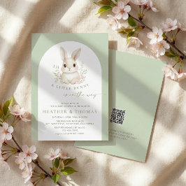 Invitación Un pequeño conejo elegante Baby Shower en verde sa