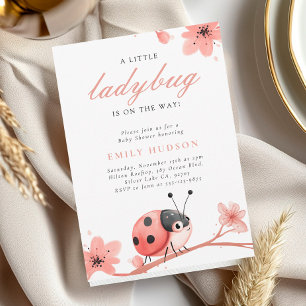 Invitación Un Pequeño Ladybug Está En Camino De Baby Shower
