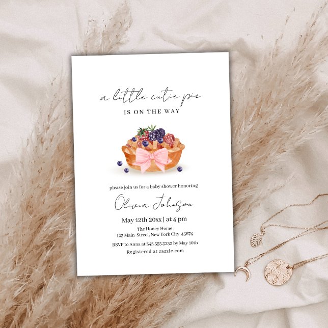 Invitación Un poco curativo de Baby Shower de Berry Bow (A Little Cutie Pie Berry Bow Baby Shower Invitation)