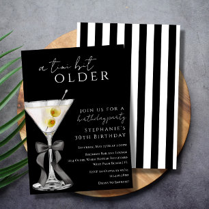 Invitación Un poco más chic negro sucio martini cumpleaños