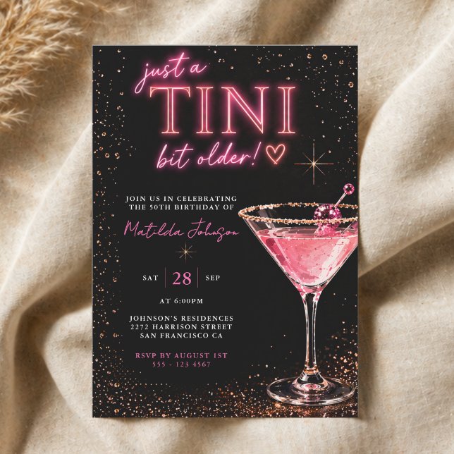 Invitación Un Poco Más Vieja Rosa Neon Cumpleaños 50 (Tini Bit Older Neon Pink 50th Birthday Invitation)