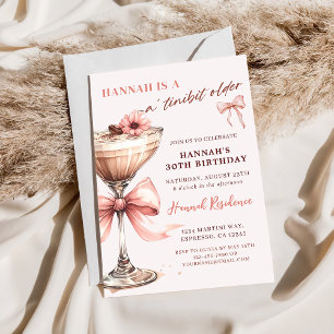 Invitación Un poco más viejo Espresso Rosado Martini Cumpleañ