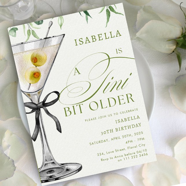 Invitación Un Tini bit más viejo Cóctel Adulto Cumpleaños (Martini A Tini Bit Older Cocktail Adult Birthday Invitation)