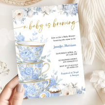 Una Bebé Está Preparando Té Fiesta de Bebé Niño Az