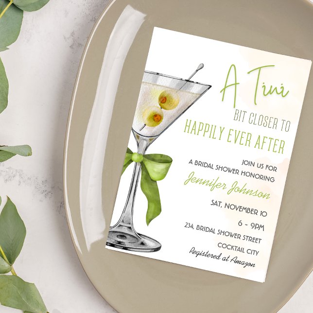 Invitación Una ducha de novia más estrecha de un cóctel (A Tini Bit Closer Cocktail Bridal Shower Invitation)