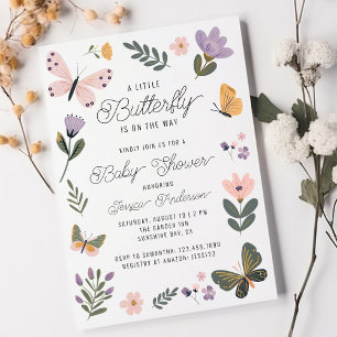 Invitación Una Mariposa Pequeña Está En Camino De La Cuta Bab