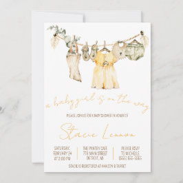 Invitación ¡Una niña está en camino! Clothesline Baby Shower