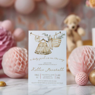Invitación ¡Una niña está en camino! Clothesline Baby Shower