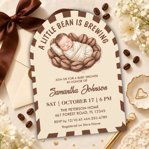 Invitación Una pequeña alubia está preparando una ducha de ca